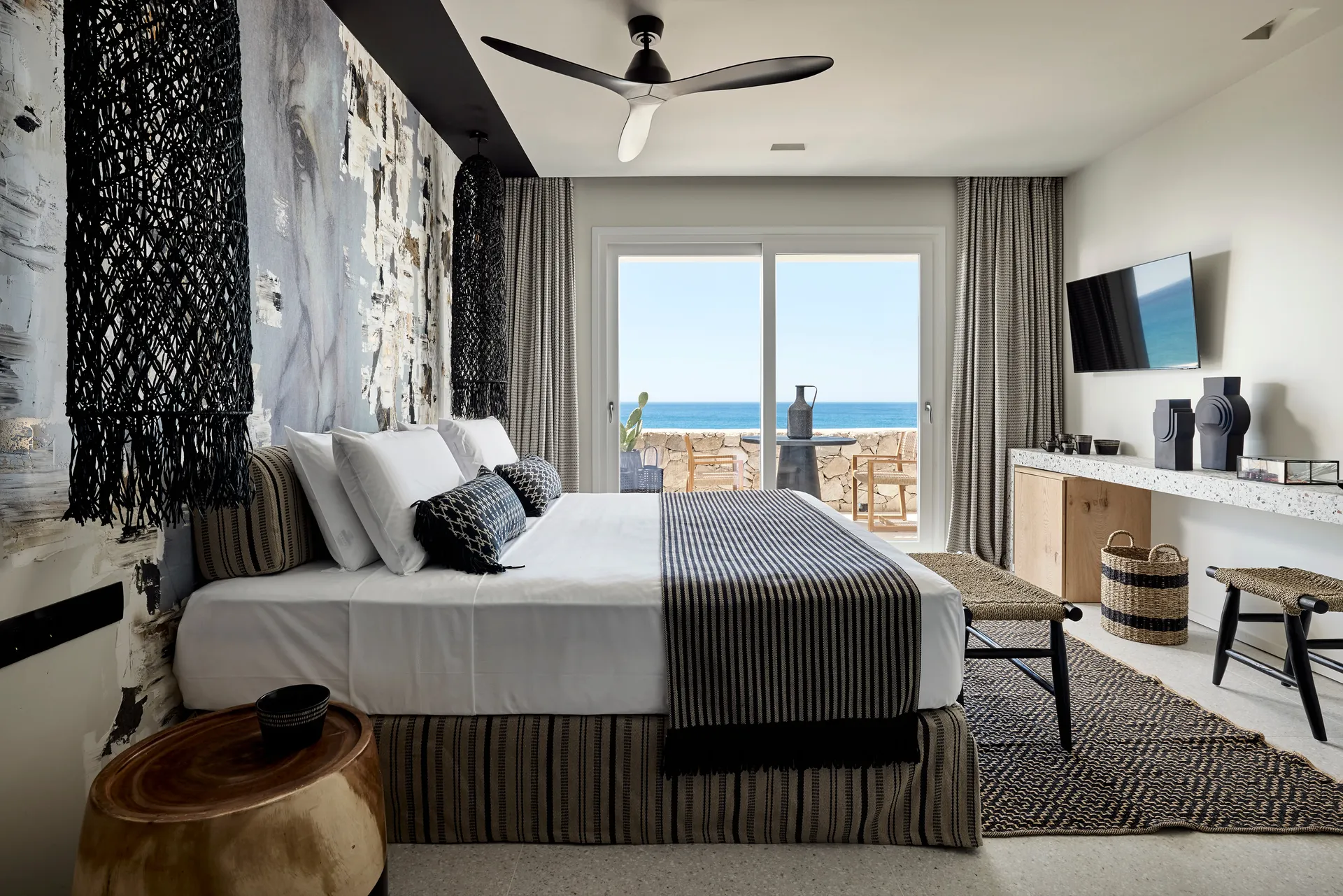 Signature Suite with sea view & Hydro massage